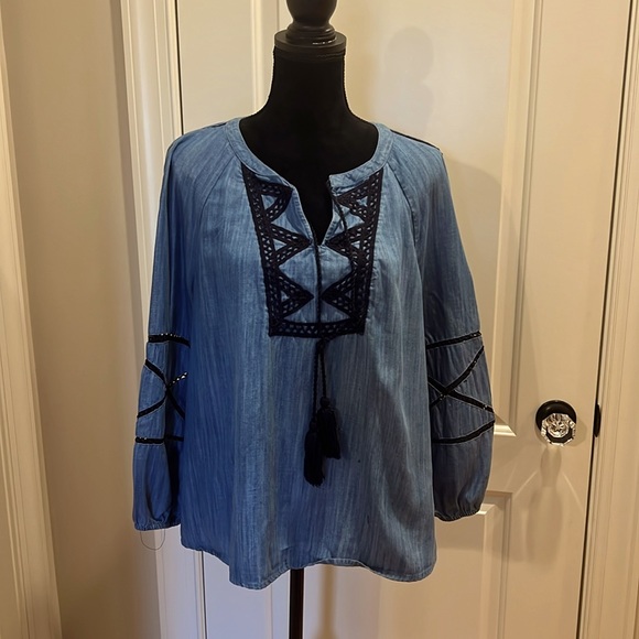 Light denim look blouse with black crochet detail - Picture 1 of 7